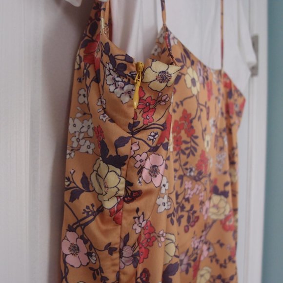 Moving Sale💫 Chelsea & Violet Mustard Gold Satin Summer Dress - Picture 4 of 6